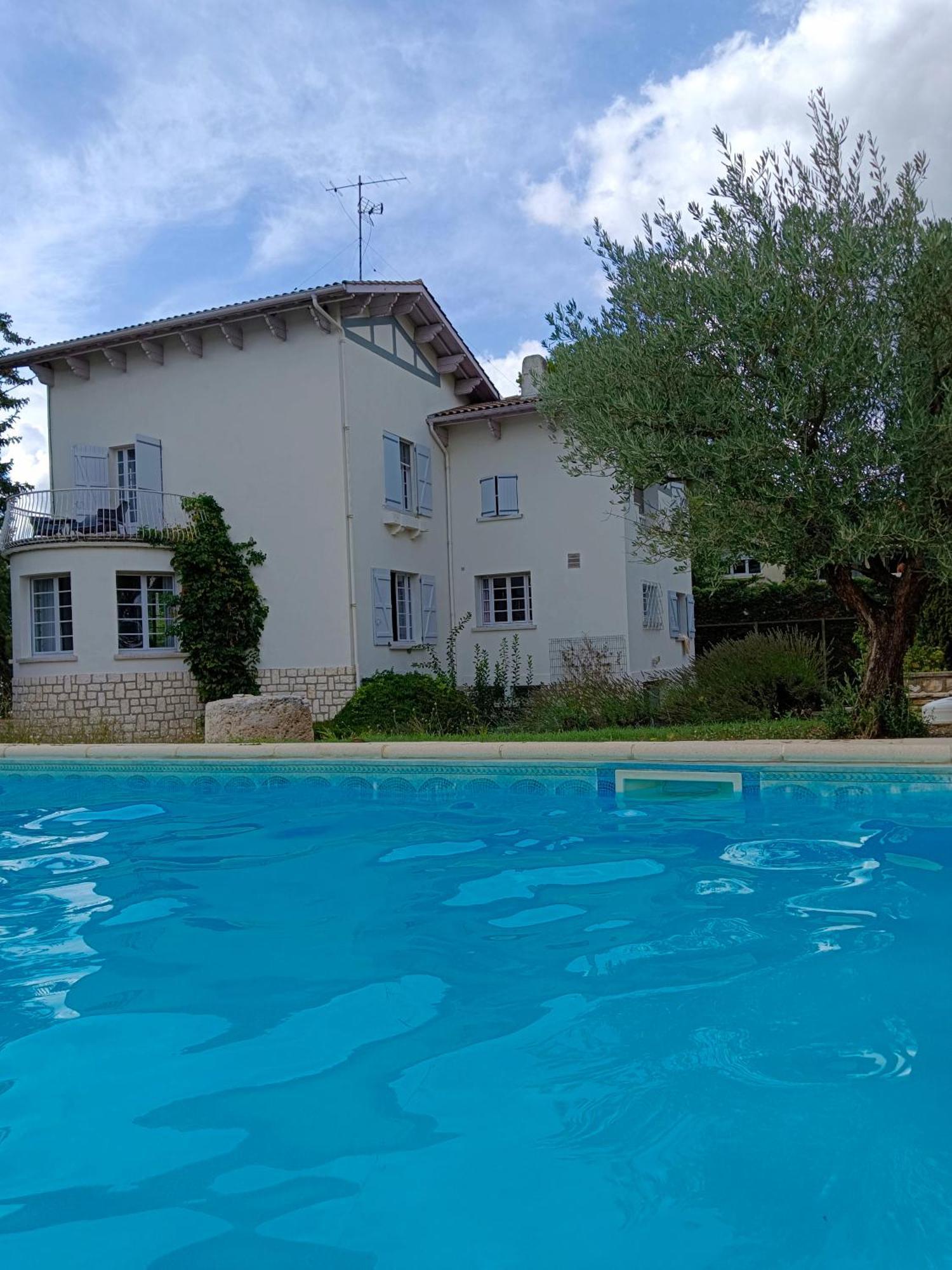 La Maison Basque Sainte-Livrade-sur-Lot Екстериор снимка