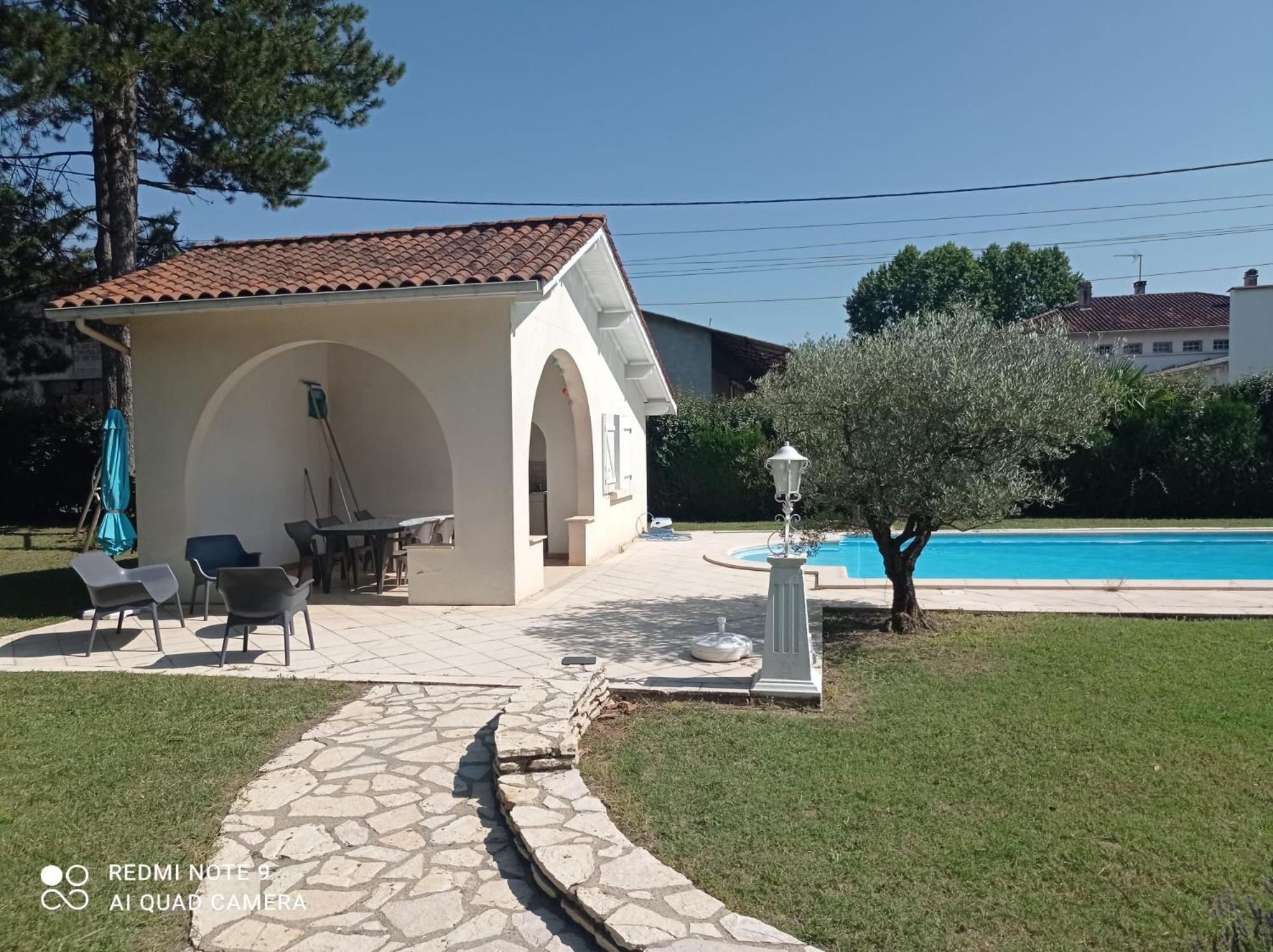 La Maison Basque Sainte-Livrade-sur-Lot Екстериор снимка
