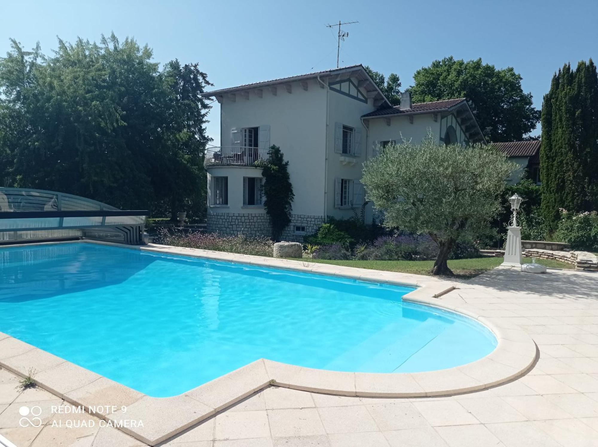 La Maison Basque Sainte-Livrade-sur-Lot Екстериор снимка