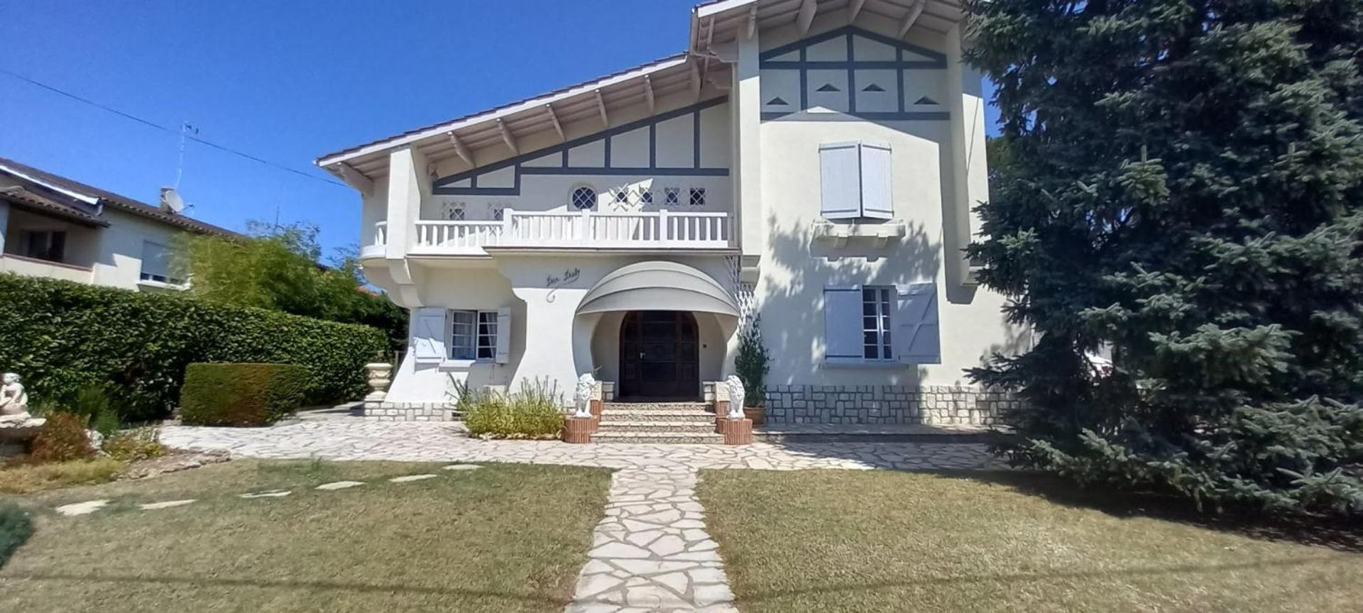 La Maison Basque Sainte-Livrade-sur-Lot Екстериор снимка